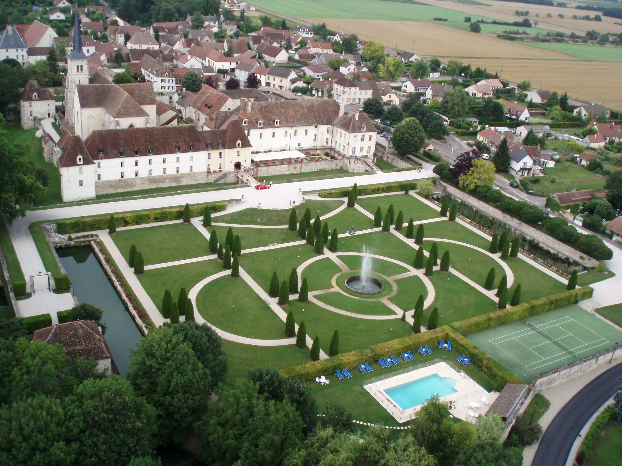 Vue aérienne du Château de Gilly